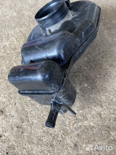 Резонатор воздушного фильтра Nissan Murano Z50