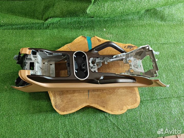 Консоль центральная Porsche Cayenne 2016