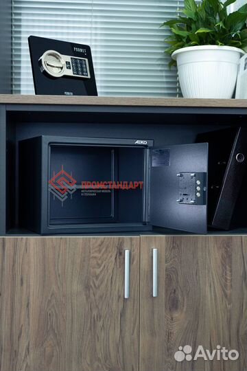 Сейф металлический