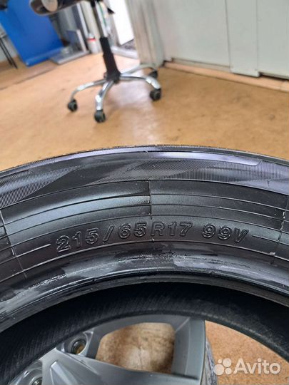 Yokohama BluEarth AE50 215/65 R17