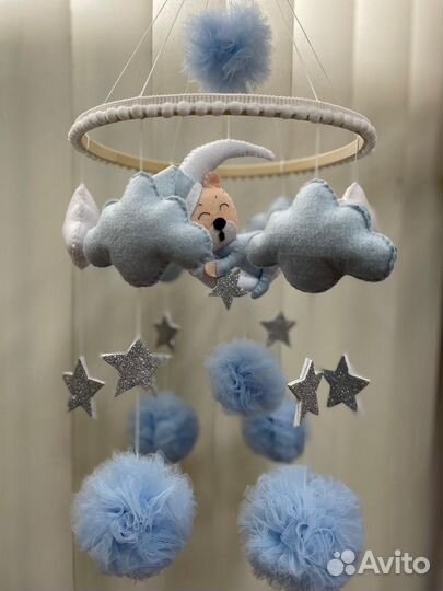 Мобиль на кроватку из фетра