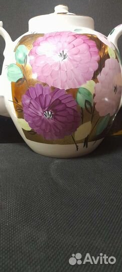 Фарфоровый чайник