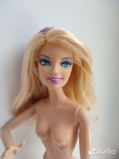 Барби фашионистас на теле лукс