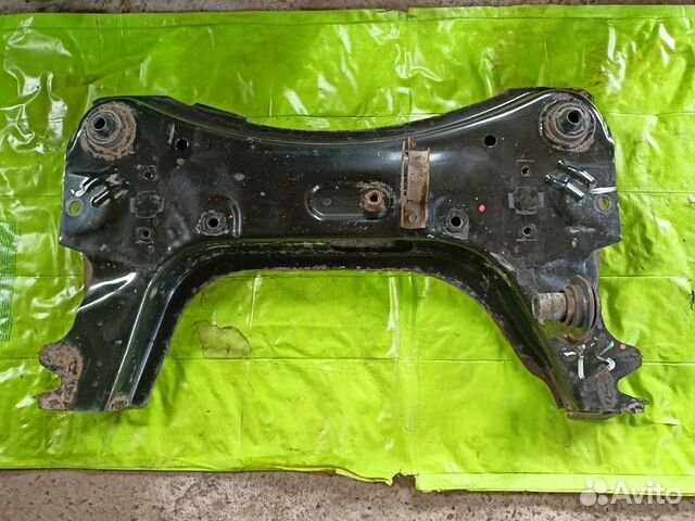 Подрамник передний на Nissan Tiida 2004-2014г