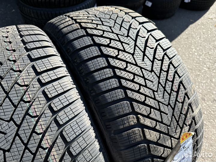 Pirelli Scorpion Winter 2 275/35 R22 и 315/30 R22