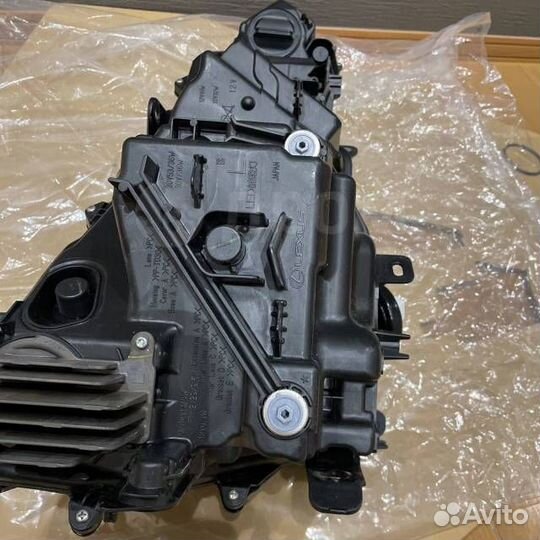 Фара передняя левая Lexus Ux200 mzah10 M20afxs