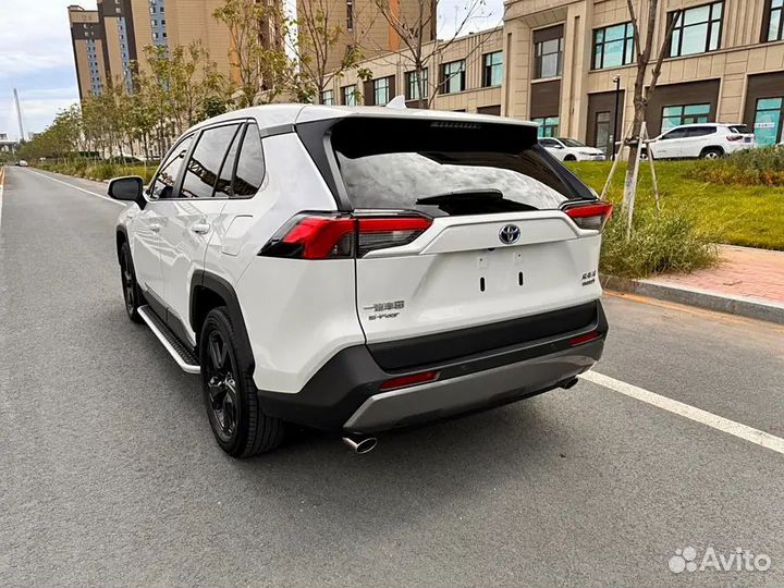 Toyota RAV4 2.5 CVT, 2021, 30 000 км