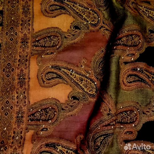 Палантин с узором пейсли