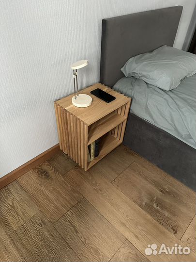Тумбочка прикроватная из массива дуба