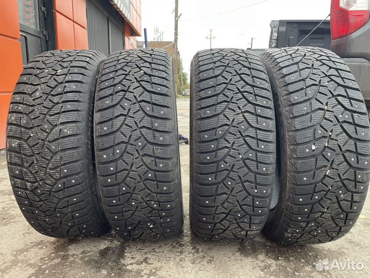 Bridgestone Blizzak Spike-02 235/55 R19 101