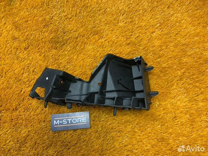 Крепление бампера переднее левое Audi Q5 8R cncd