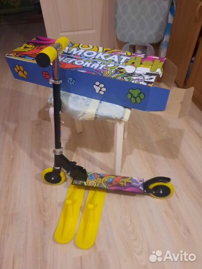 Детский снегокат с колесами