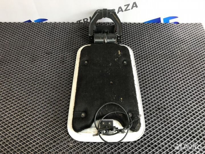 Крышка инструментального ящика левая