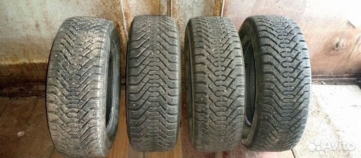 Goodyear UltraGrip 500 215/60 R16 99K