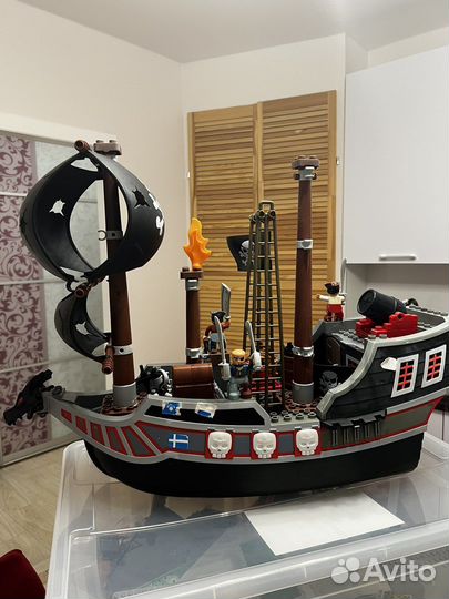 Lego корабль и lego детали