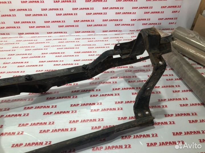 Усилитель бампера передний Mitsubishi Pajero Sport