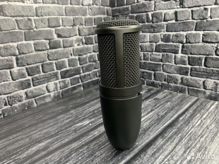 Студийный микрофон akg p120