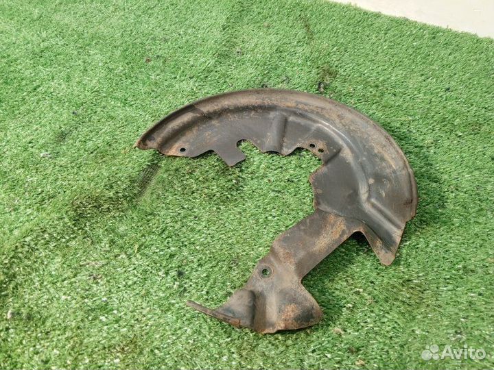 Щиток тормозной передний левый Ford Fiesta седан