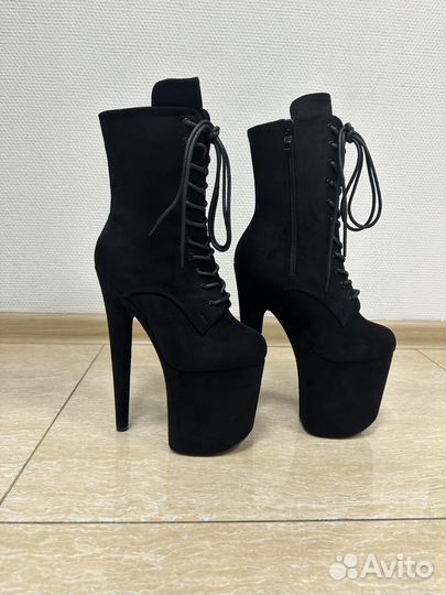 Ботильоны стрипы тройки