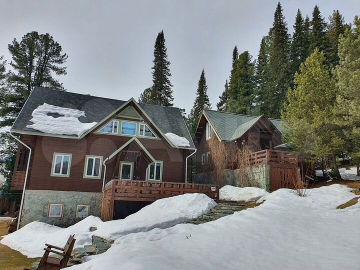 Усадьба с гостевыми домами, 500 м²