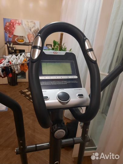 Эллиптический тренажер CardioPower E200