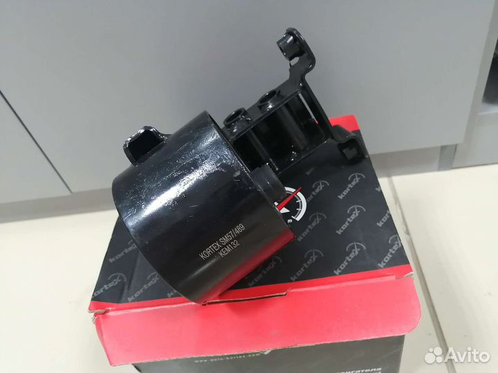 Опора двигателя hyundai accent 8v правая