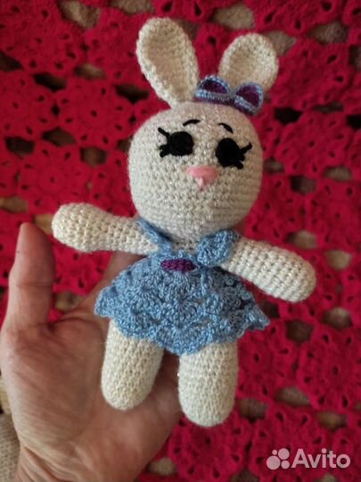 Вязаные игрушки заяц