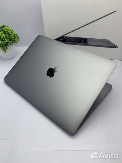 MacBook Pro 13 2019 i5 8gb 256gb как новый