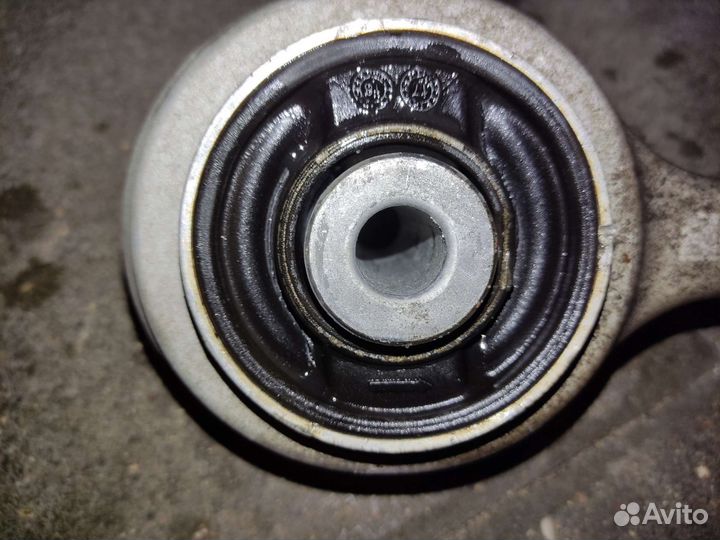 Продольный рычаг на Мерседес 