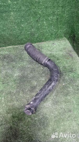 Патрубок воздушного фильтра Renault Logan