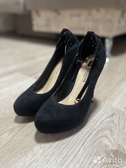 Туфли на каблуке