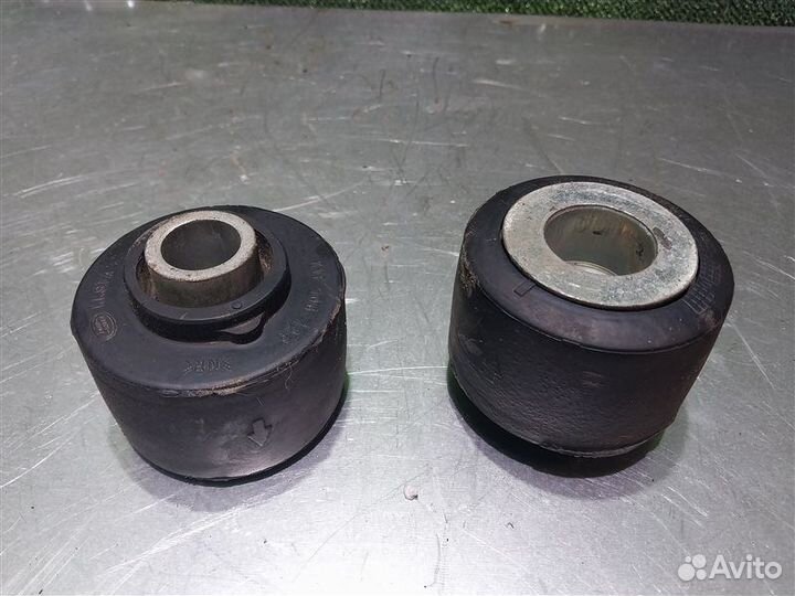 Подушка кузова Land Rover Discovery 3 2.7 276DT