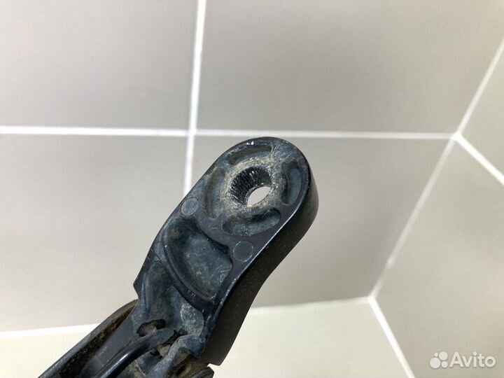 Повод стеклоочистителя прав Skoda Fabia 2010-2015