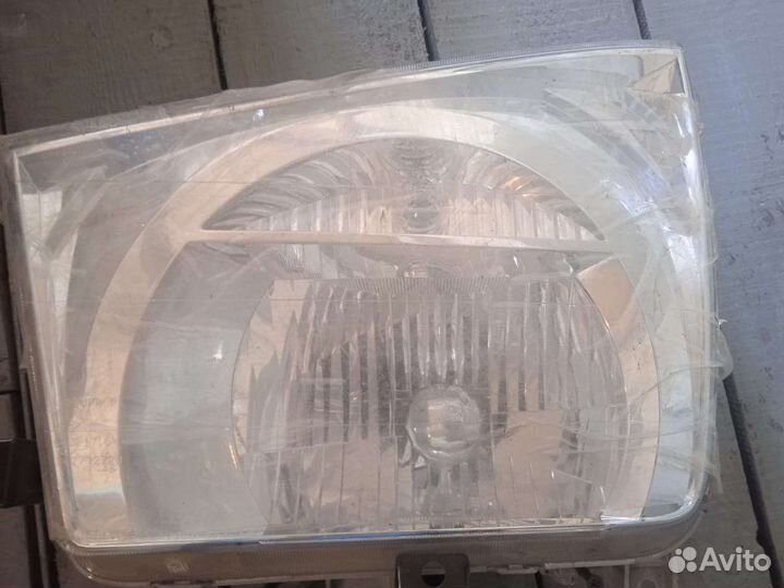 Фара передняя левая Hyundai HD 72,78