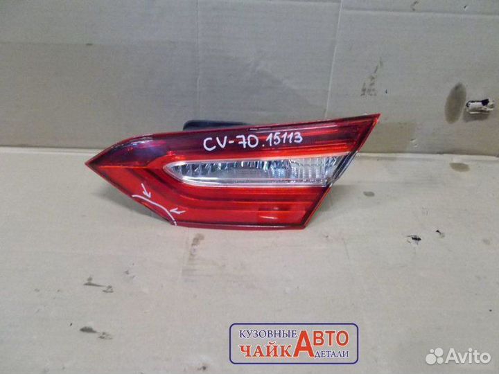 Фонарь крышки багажника правый Toyota Camry V70