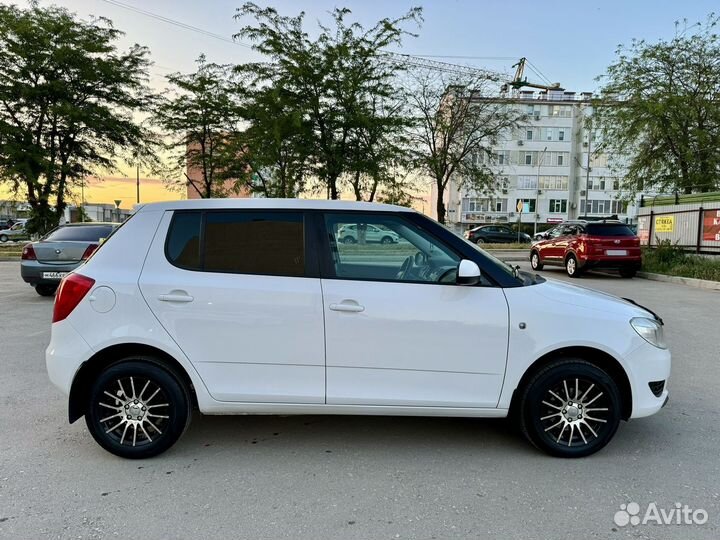 Skoda Fabia 1.6 AT, 2011, 140 000 км