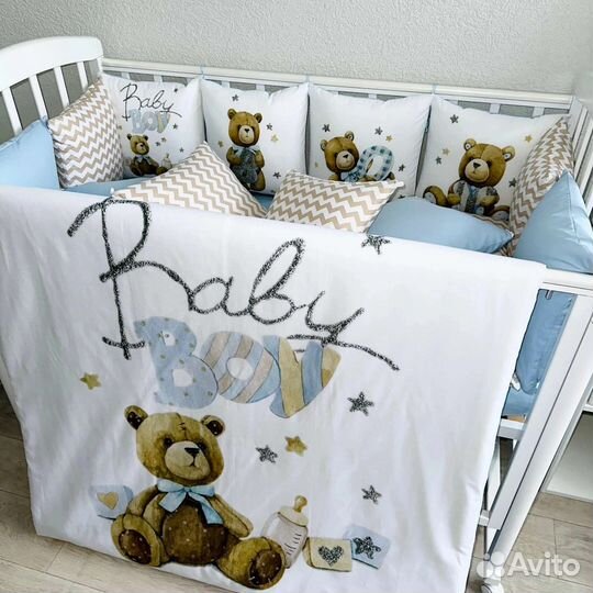 Комплект в детскую кроватку с бортиками