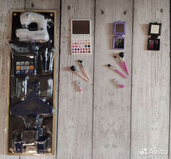 Одежда и аксессуары для кукол Rainbow high