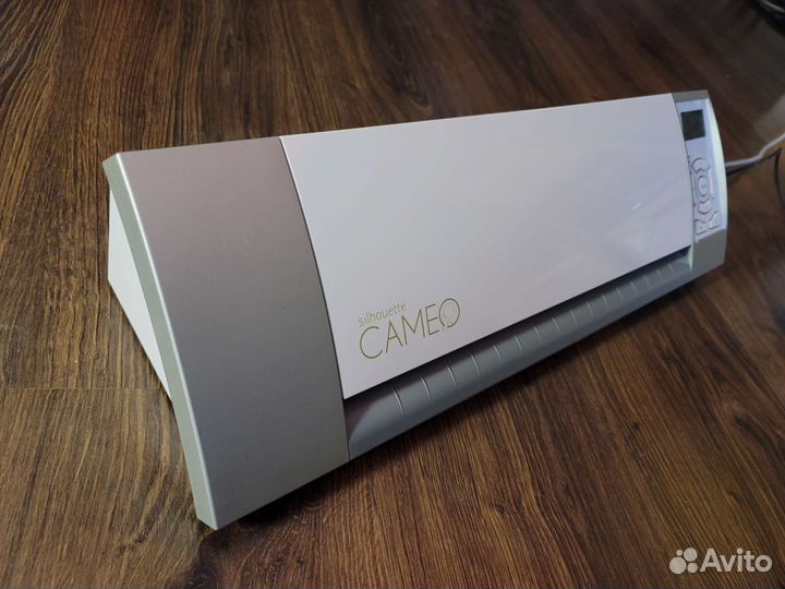 Режущий/рисующий плоттер Cameo Silhouette