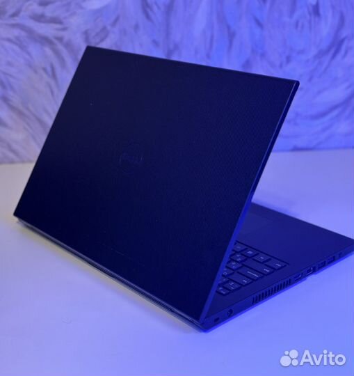 Ноутбук Dell i5-5200U/GT 820M 2Gb/4/500