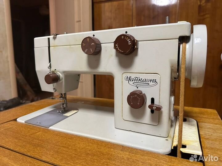 Швейная машина Чайка 143