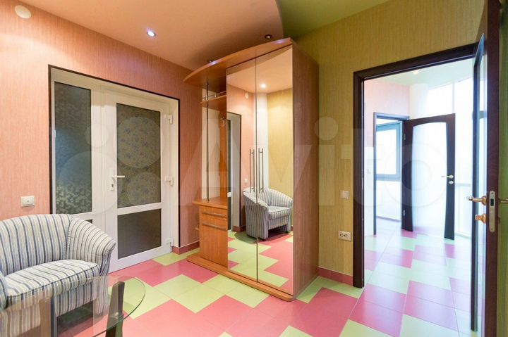 Комната 30 м² в > 9-к., 2/4 эт.