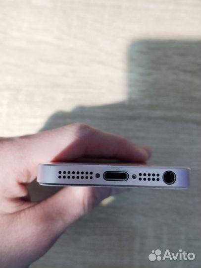 iPhone SE, 16 ГБ