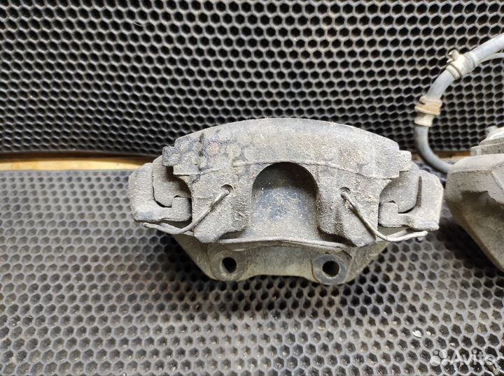 Передние суппорта Opel Omega B