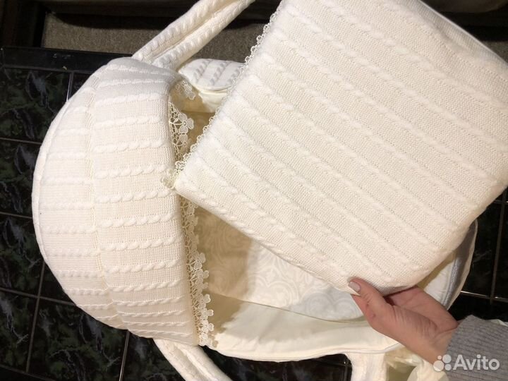 Переноска для новорожденного на выписку осенью или