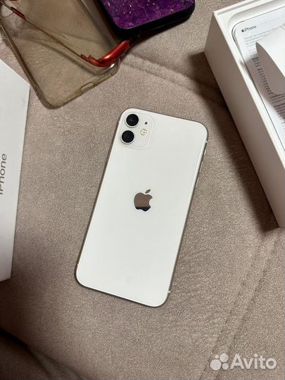 Продам iPhone11в идеале память 256г