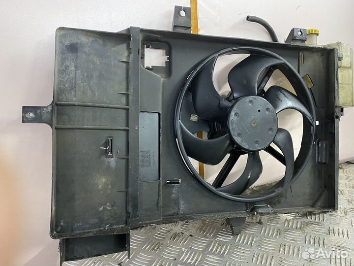 Вентилятор радиатора Nissan Note E11 2006-2013