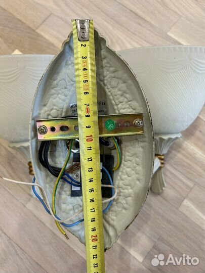 Светильник настенный классический