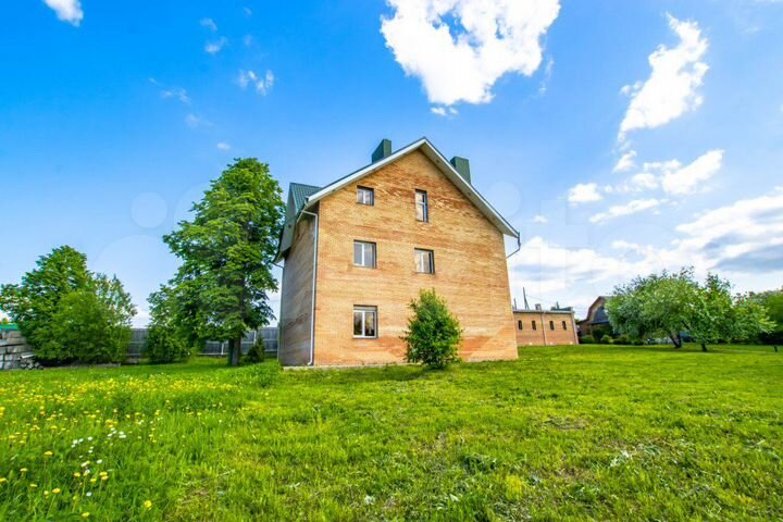 Коттедж 440 м² на участке 83 сот.