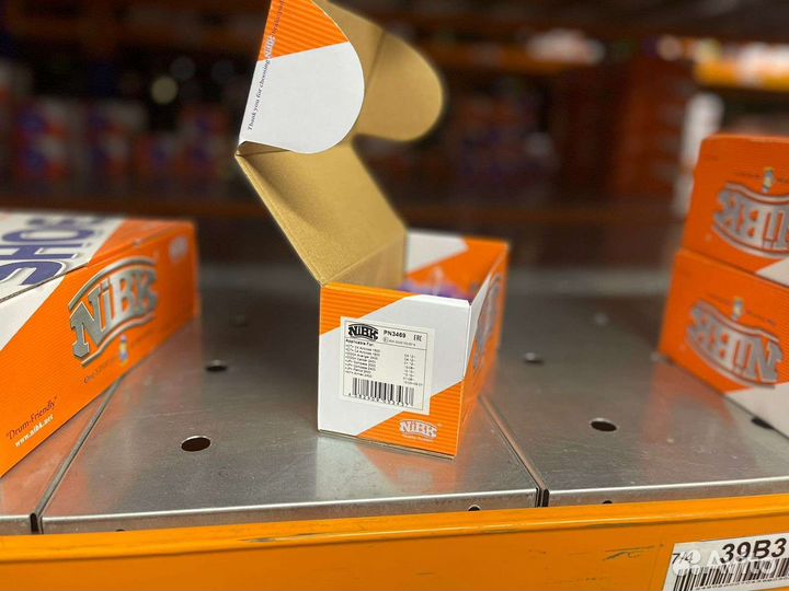 Колодки тормозные передние на Лансер 10